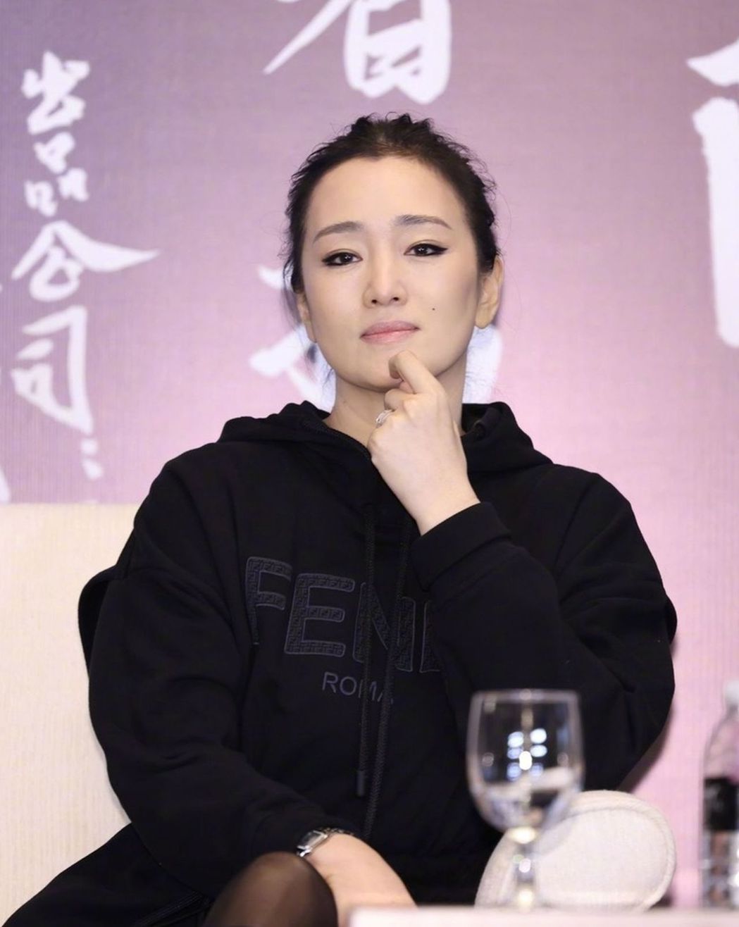 申请回归中国 传巩俐退新加坡籍