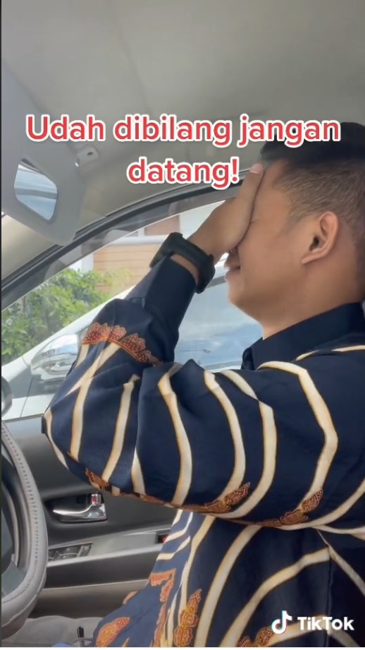 男子受邀出席前女友婚宴·按奈不住情绪失声痛哭