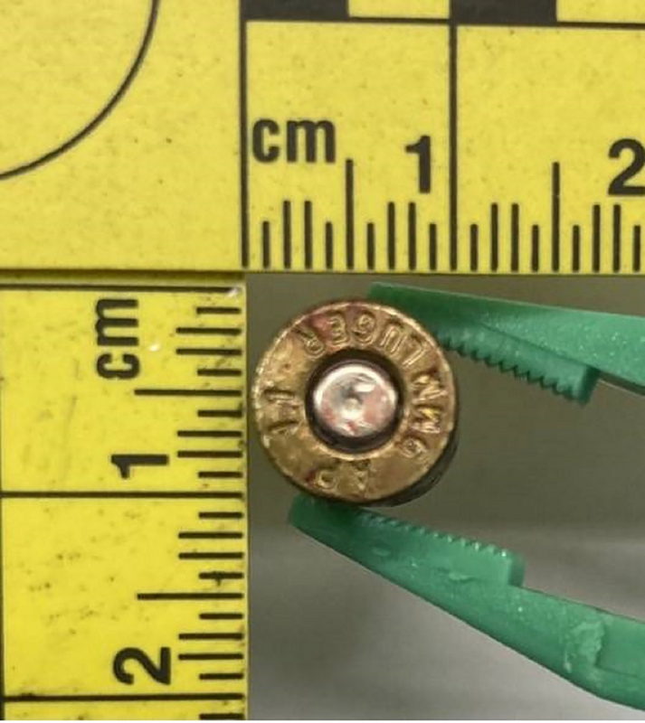 看世界)台南酒店爆警匪枪战 警开16枪击毙疑犯