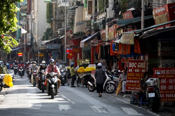 看世界)越南疫情解封促返乡潮 纺织成衣业人工短缺