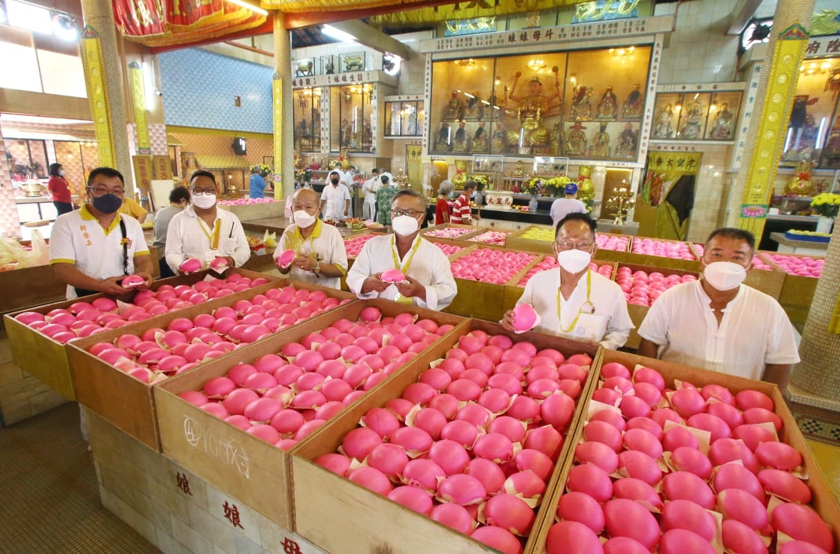 社区动态/九皇爷诞初一 善信膜拜茹素