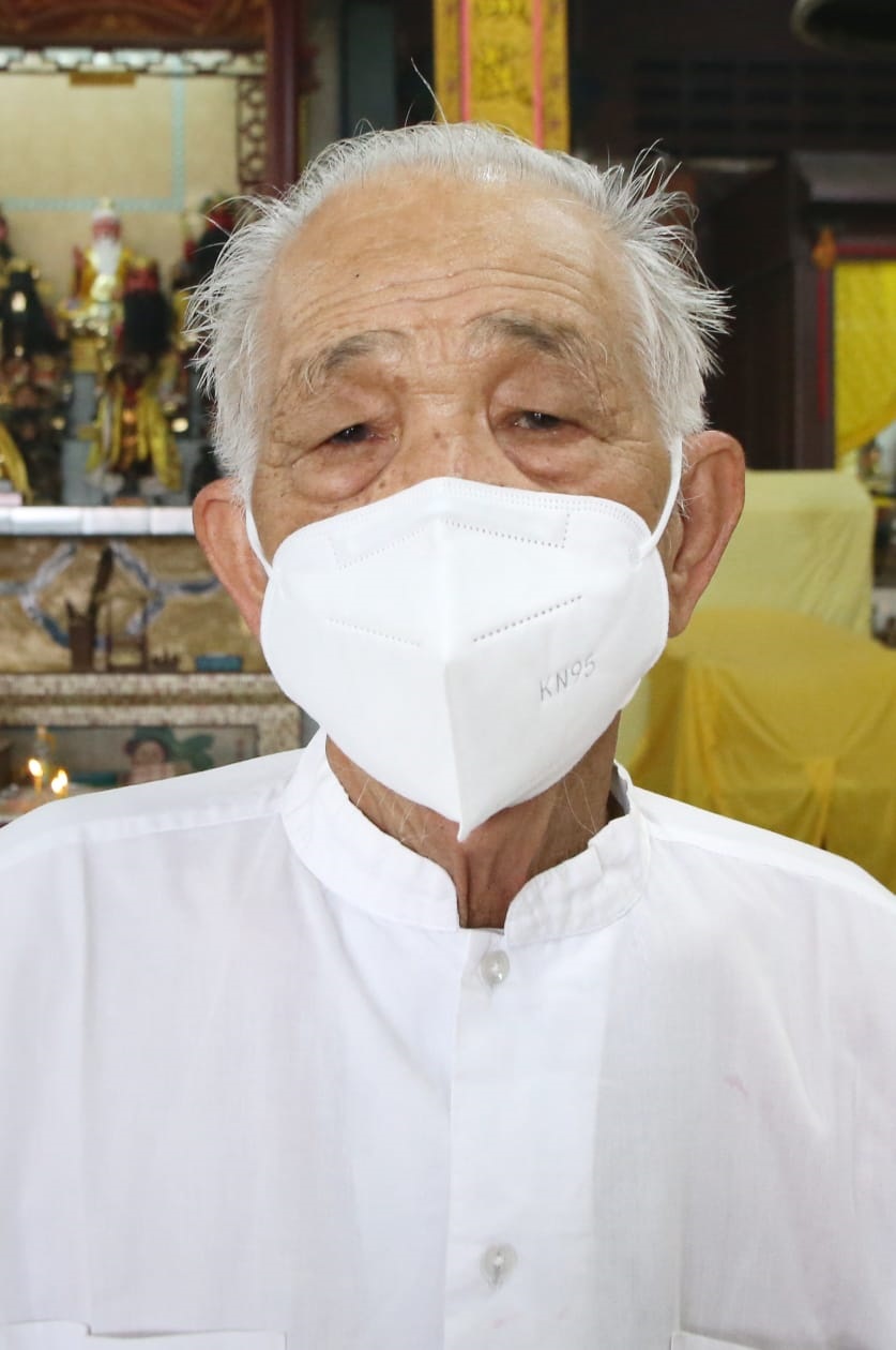 社区动态/九皇爷诞初一 善信膜拜茹素