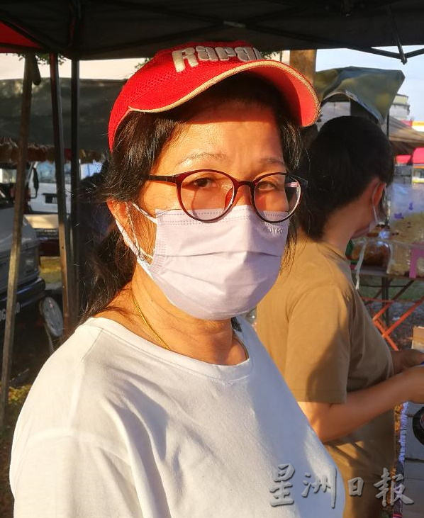 社区动态／甘文阁“拜四街”市集重开 营业摊档不多人少