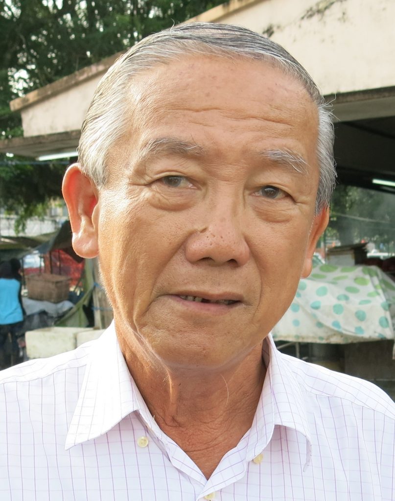 社区动态/贩商大厦巴刹重开 摊档及顾客皆少