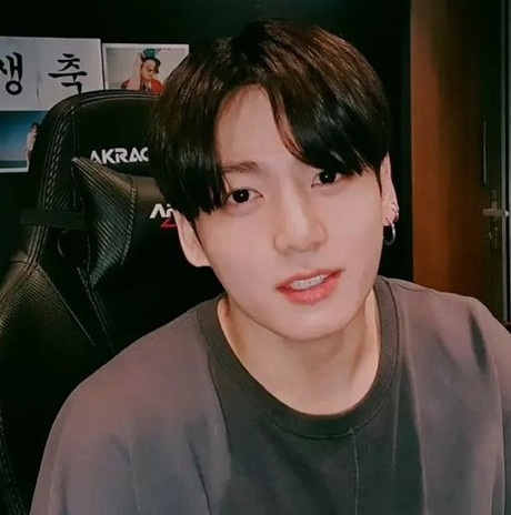 穿胞兄品牌服装惹议.柾国@BTS遭投诉直播植入广告