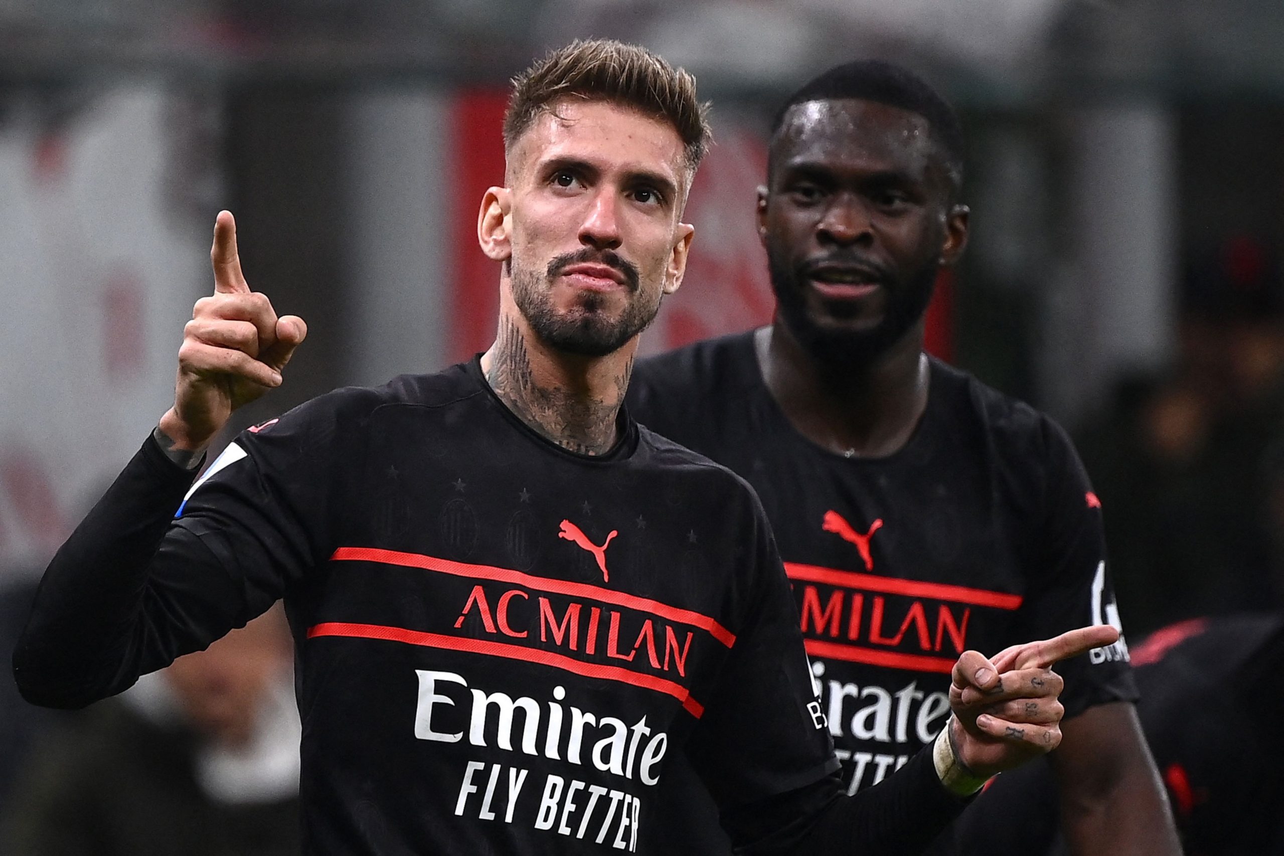 米兰双雄命运各异  AC米兰绝地反击国米遭逆转