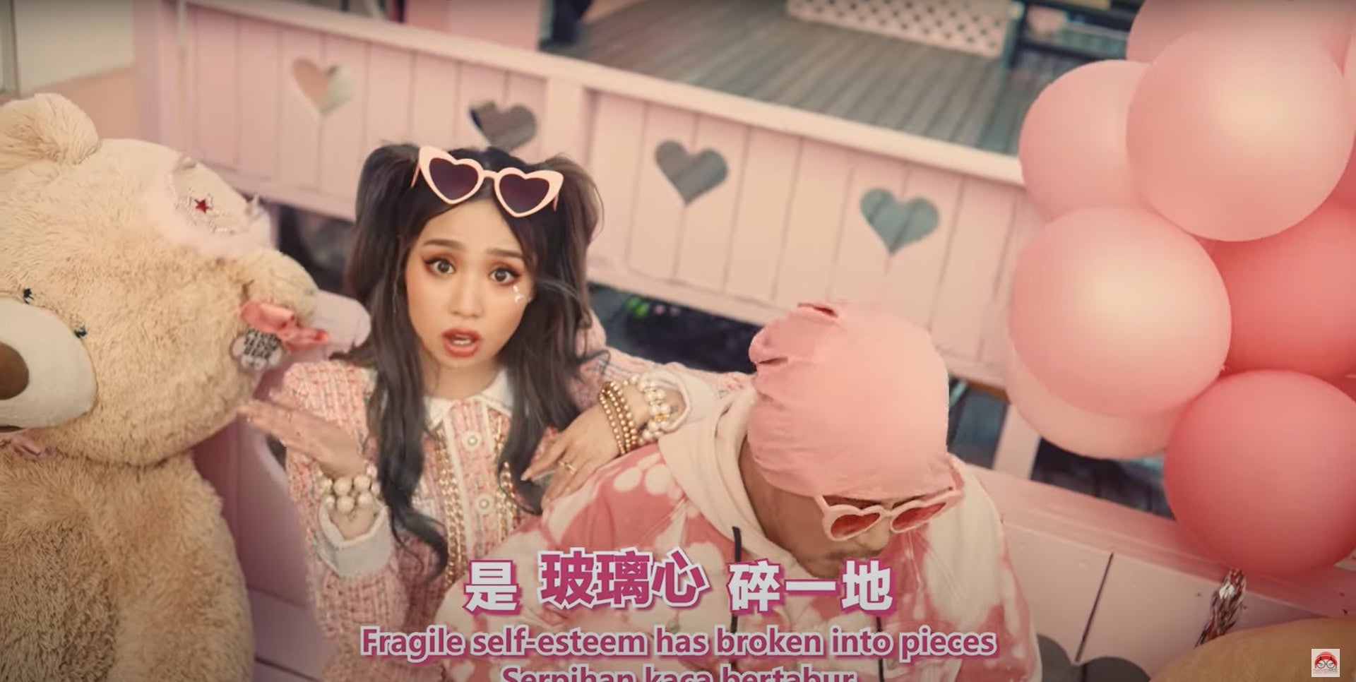 继新歌遭微博封锁后  黄明志陈芳语遭中国全面下架