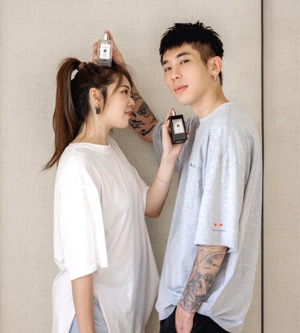 老公遭曝外遇辣模‧小鬼妹妹限动发声