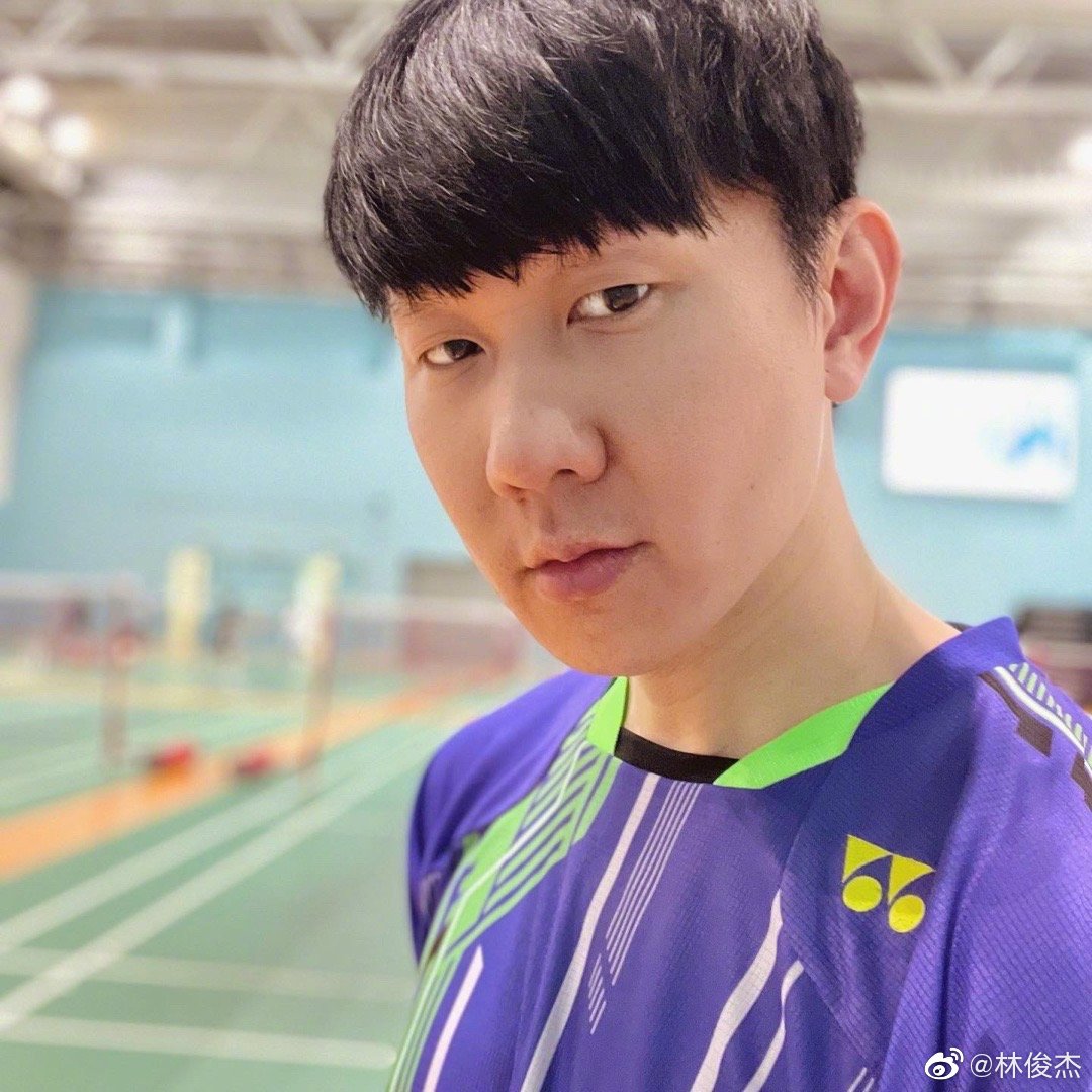  获李宗伟赠送羽球拍 林俊杰直呼：感觉变厉害了