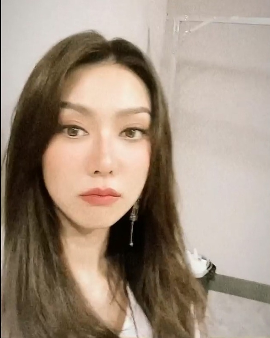 薛凯琪被指撞脸范冰冰  房祖名调侃：颈项短了㖞！