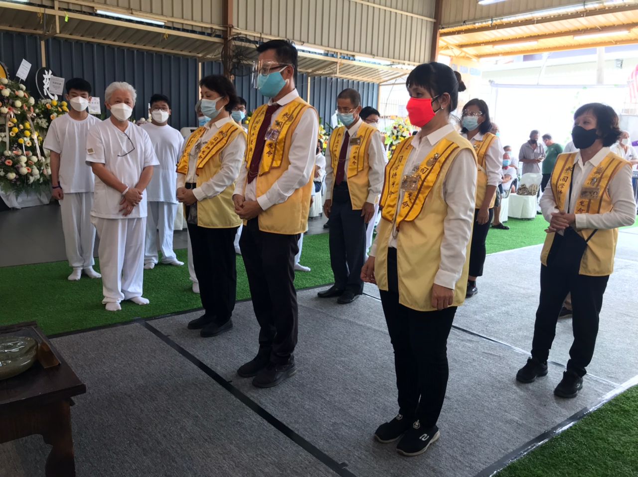 补三张今天必下照片，跟出殡新闻一起出