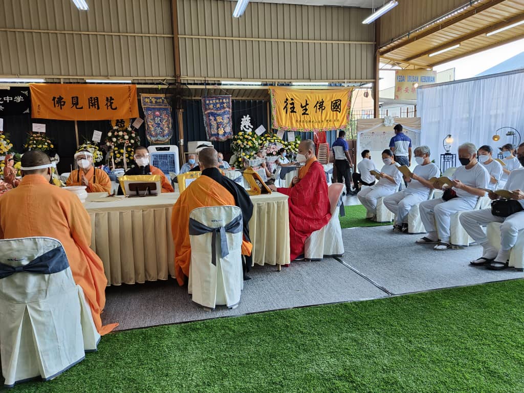 补三张今天必下照片，跟出殡新闻一起出