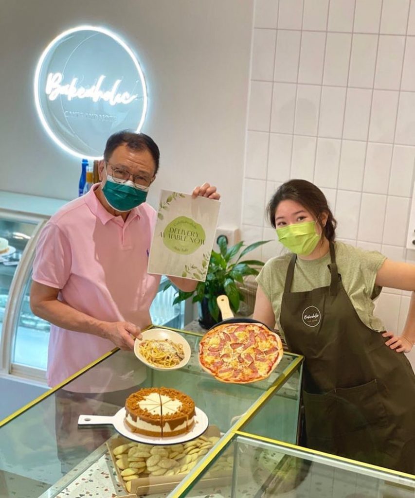 见证独生女被求婚 72岁许绍雄感慨：女儿长大啦	