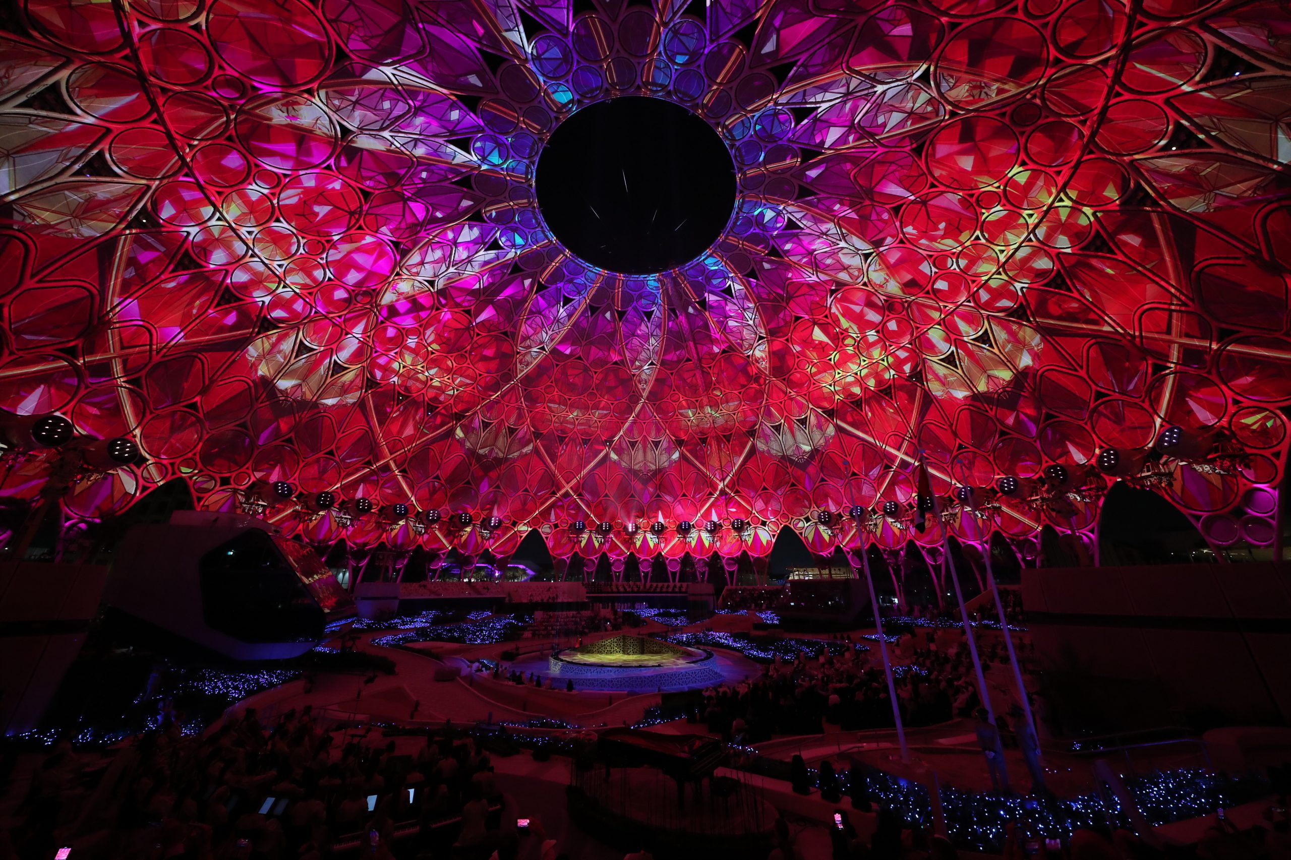 迟来的迪拜世博盛会 疫情之下精彩依旧