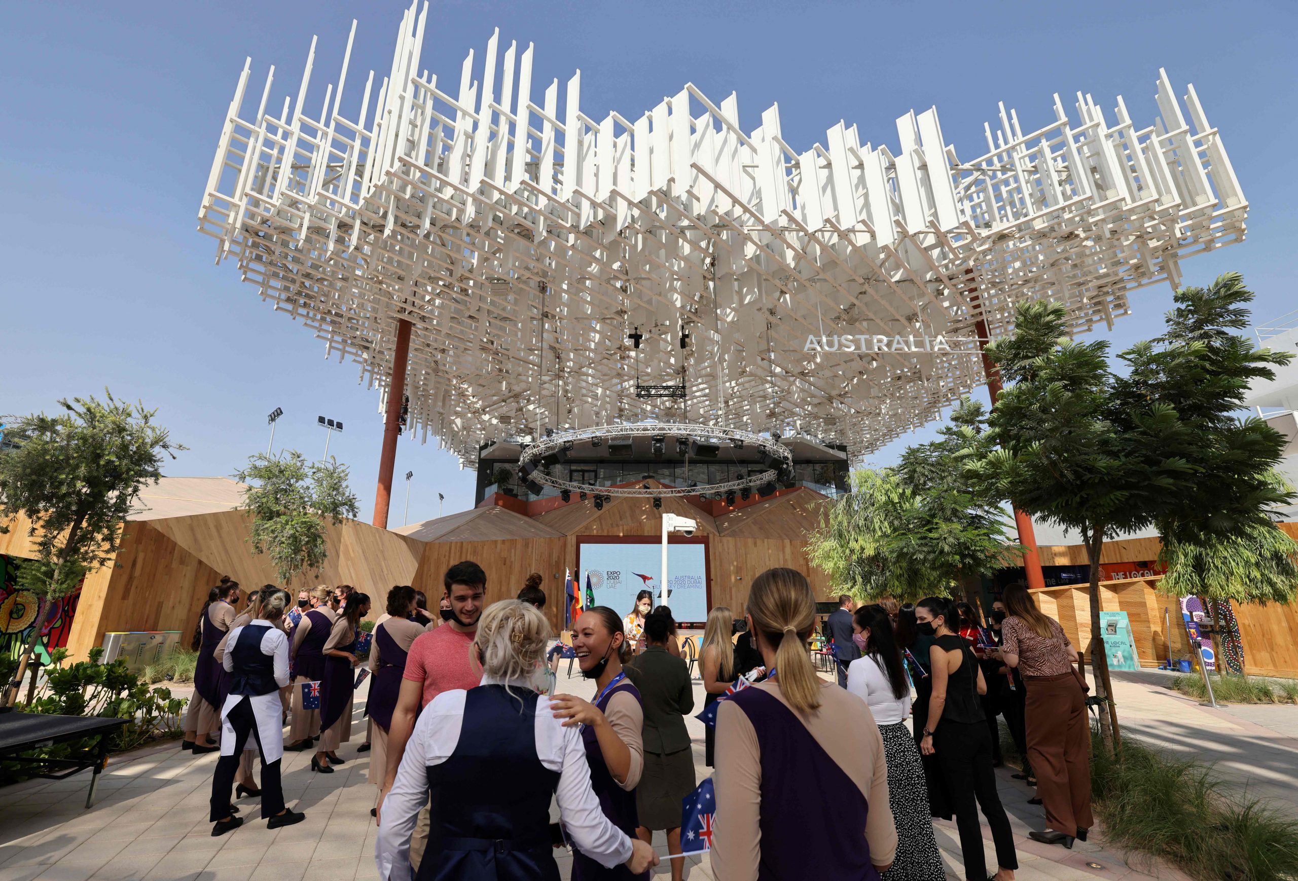 迟来的迪拜世博盛会 疫情之下精彩依旧