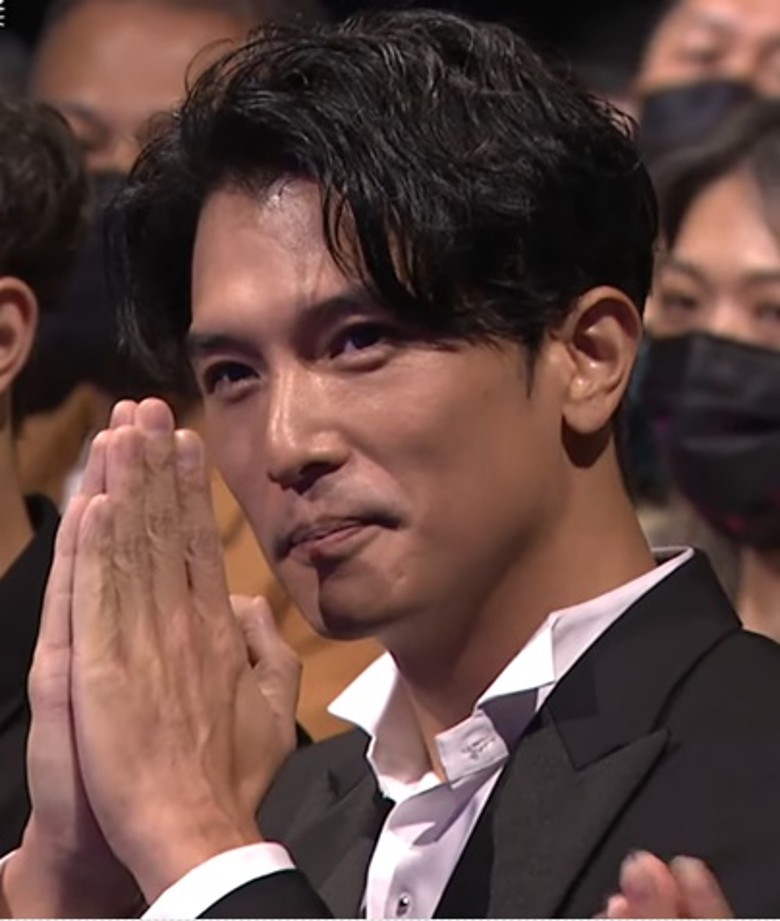 邱泽台上“告白”许玮甯 台下否认认爱