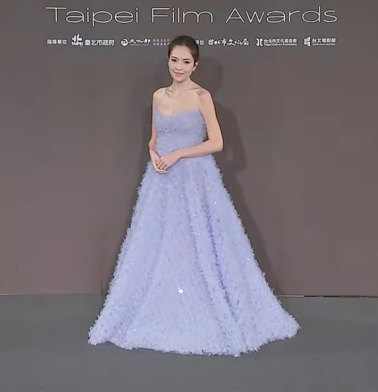 邱泽台上“告白”许玮甯 台下否认认爱