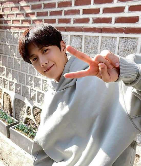 金宣虎前女友前夫曝离婚真相 带3男回家激战