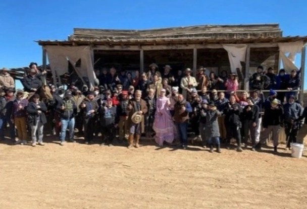 阿历宝云道具枪走火　女摄影指导中弹丧生