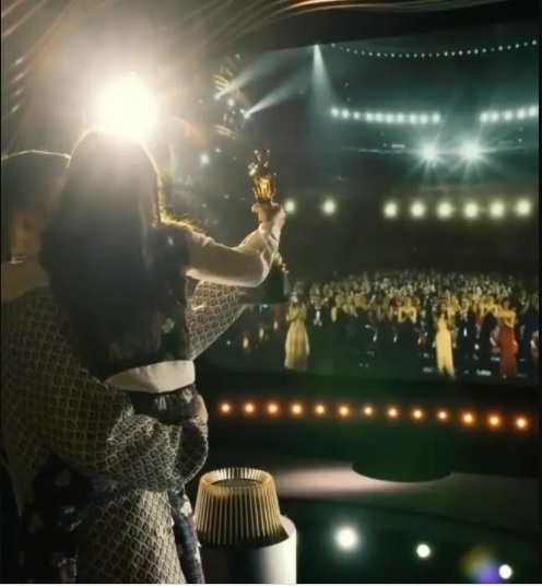 陈冠希41岁生日 秦舒培甜蜜告白