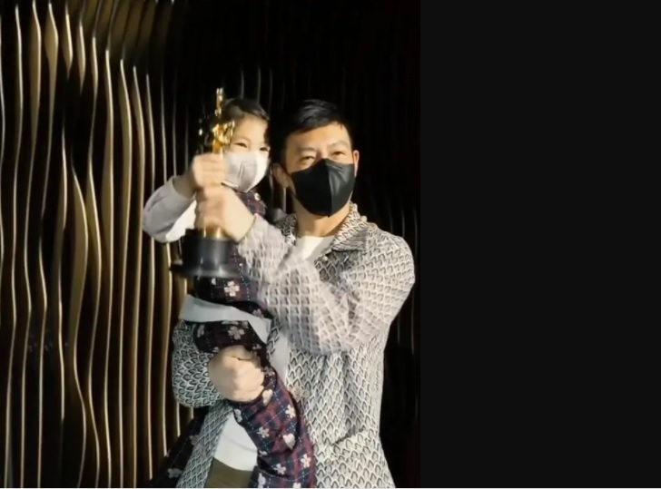 陈冠希41岁生日 秦舒培甜蜜告白