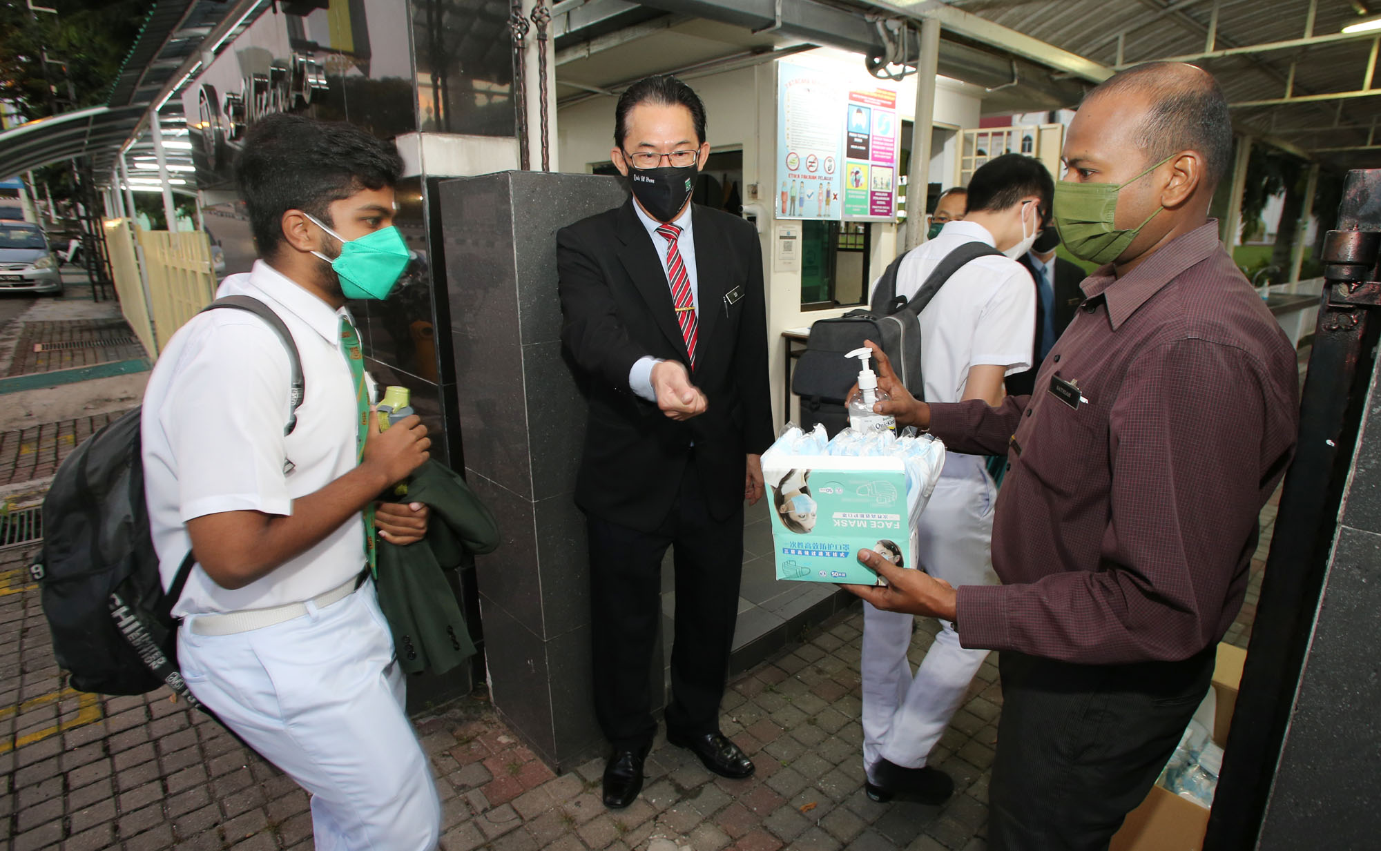 霹57中学中六生 252特殊教育学校 今重返学校上课