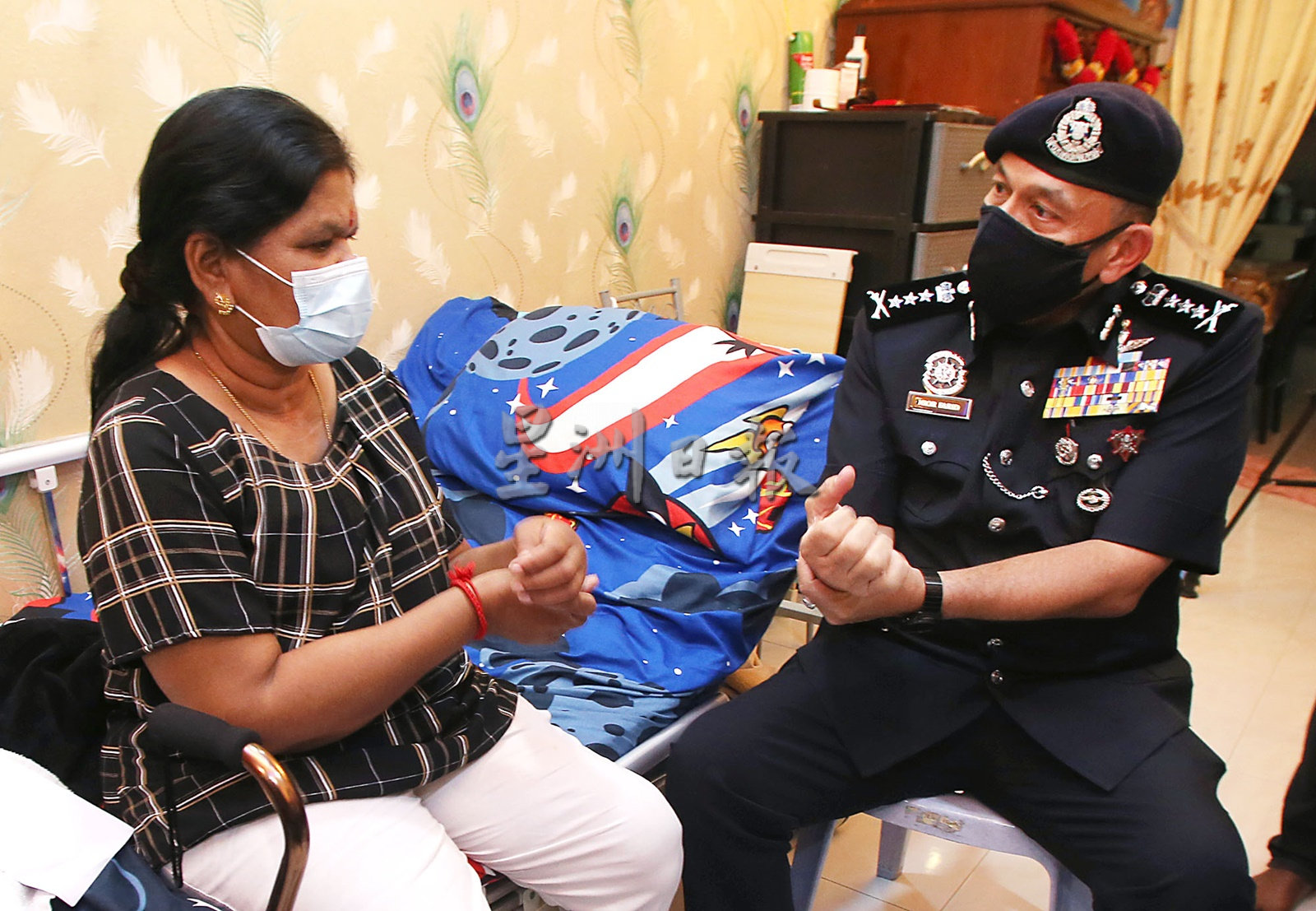 霹／今天下／米奥法立：追缉涉嫌冒用柔佛王储名义伪造文件交易的父子