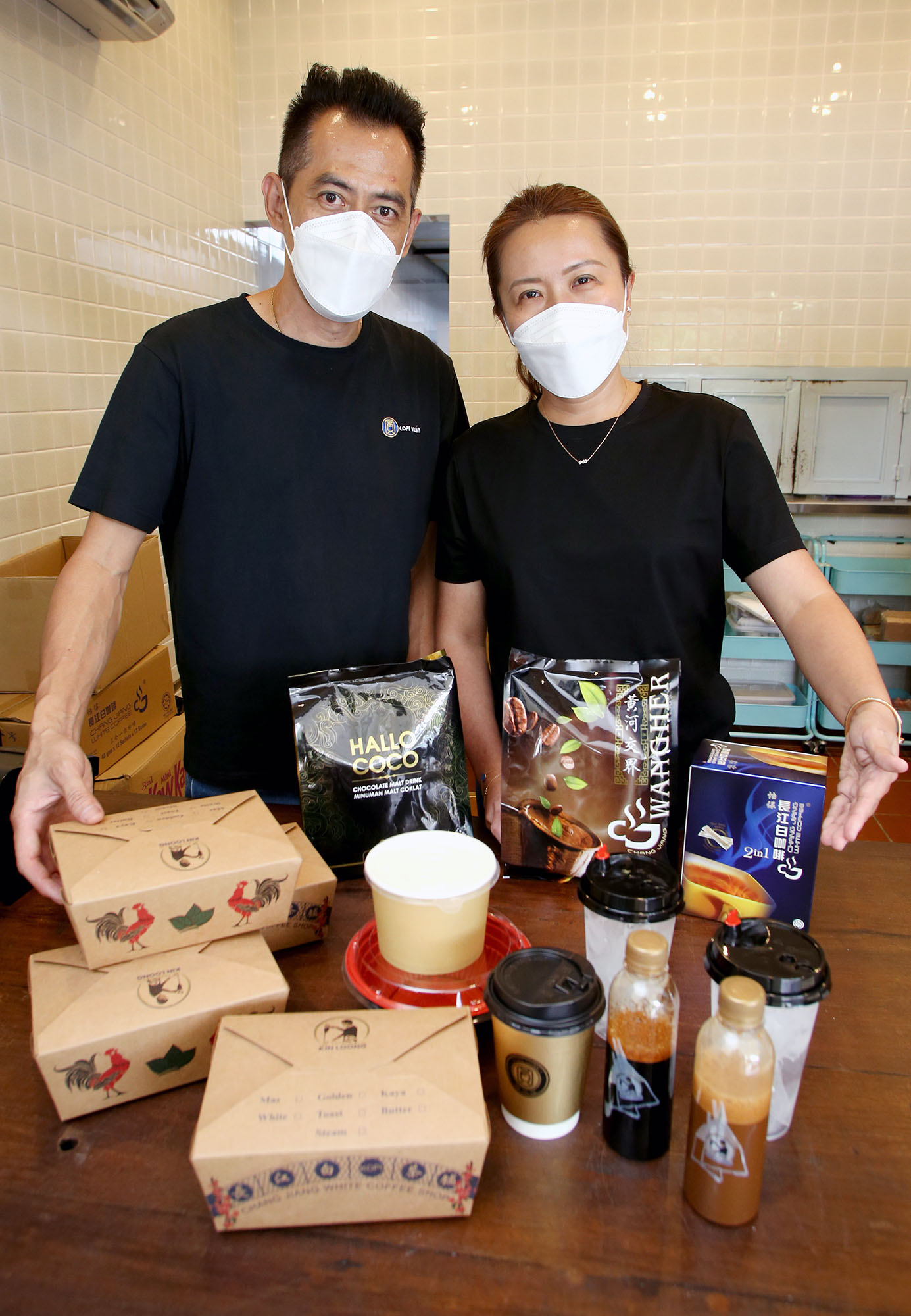 霹:13日见报/封底主文/疫流而上| 30年来最疲劳时期 长江白咖啡熬过疫情更成熟