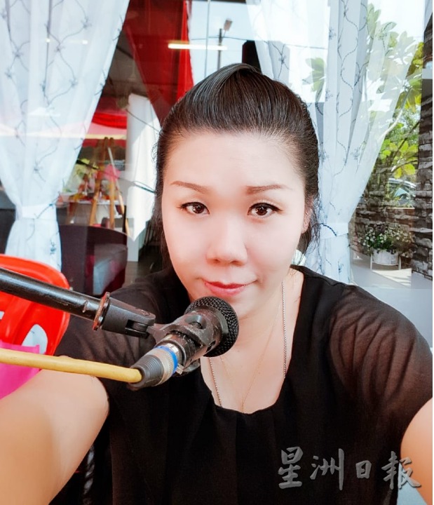 霹:6日见报/封底主文/【疫流而上】/董美君