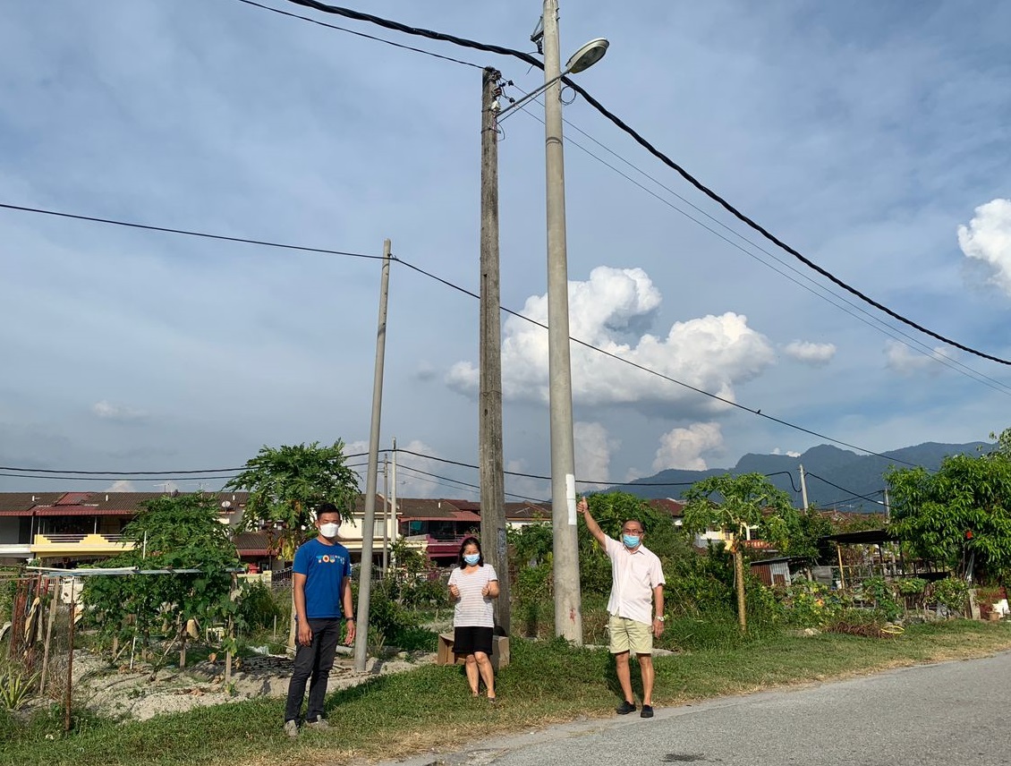 霹：双溪古月安发花园的大路终于亮起来了