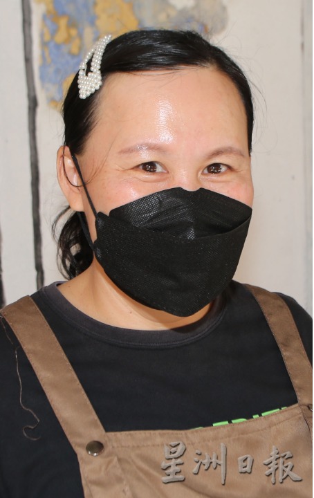 霹:封面主文/二奶巷商家整装待发 迎接游客到来