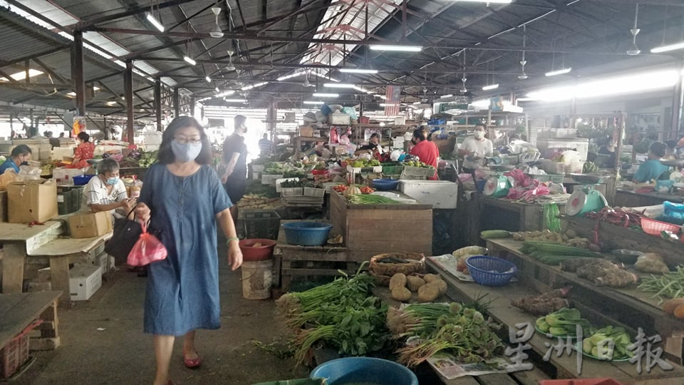 霹:版三内/昆仑喇叭巴刹小贩确诊 陈家兴:若确诊务必上报