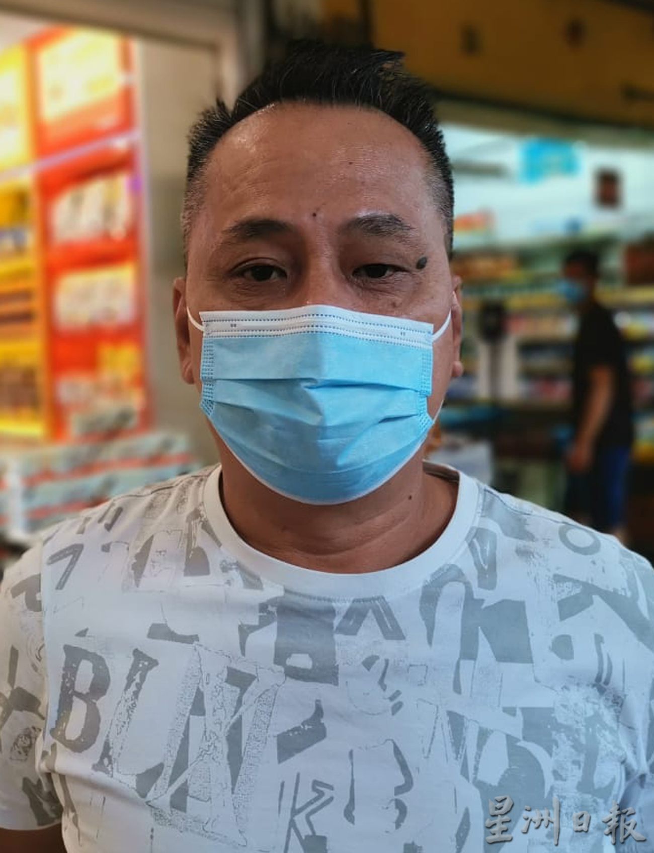 霹:版二下半版/进岛旅客巫裔为主,华印旅客还在观望?