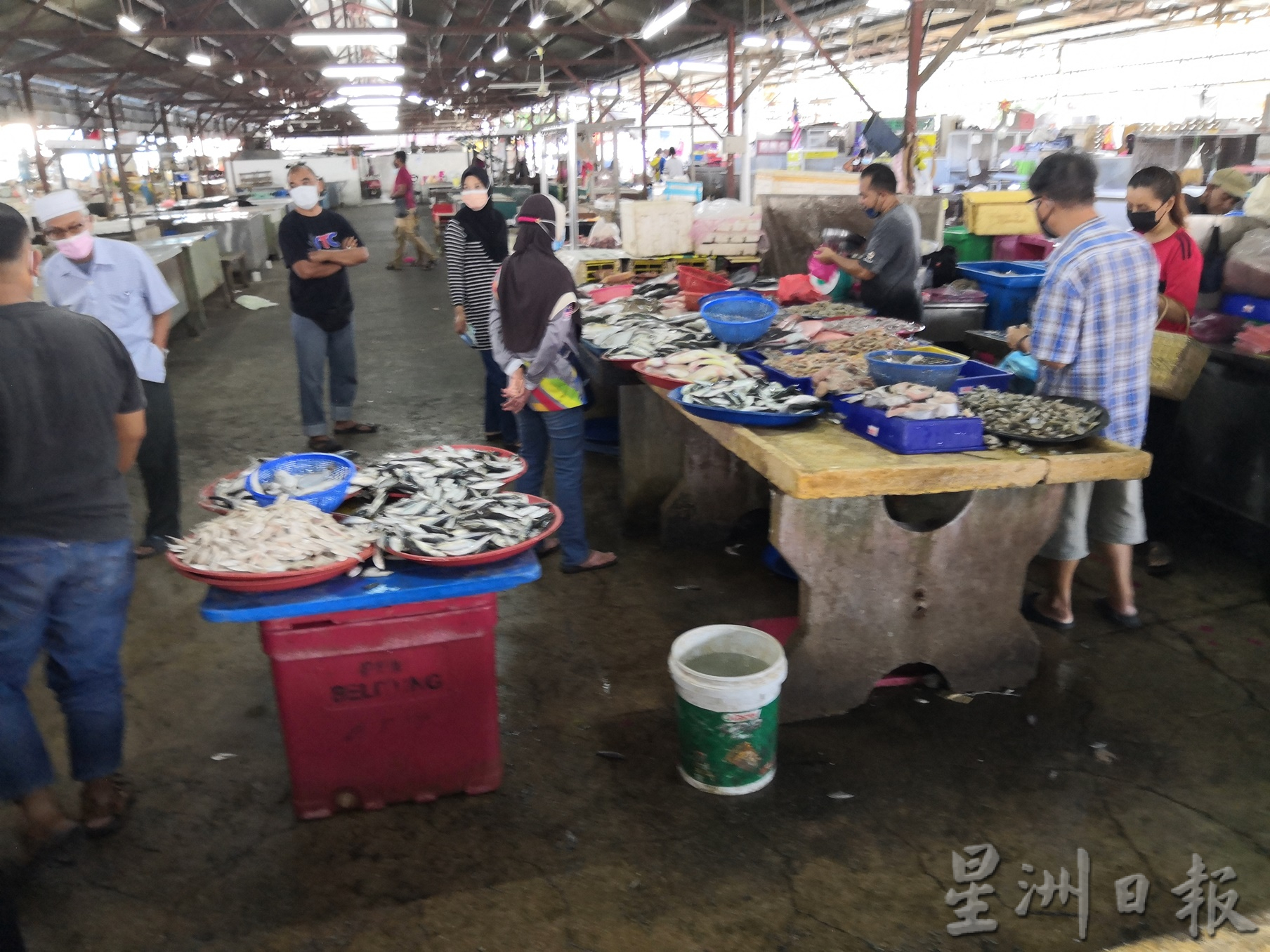 霹:第三版头/昆仑喇叭巴刹传出小贩确诊