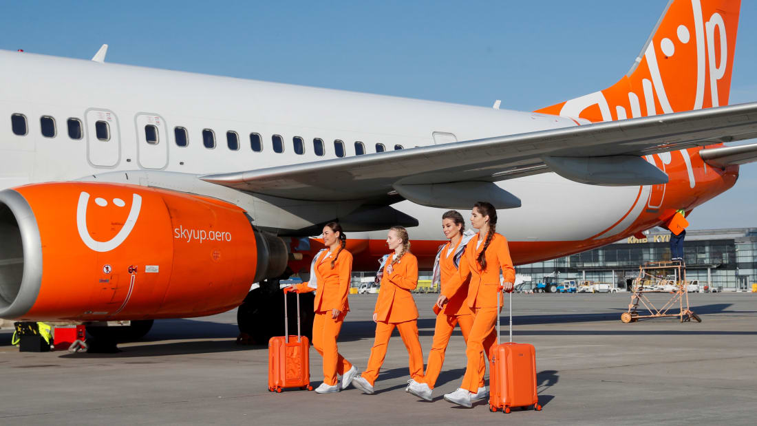 颠覆空姐形象 乌克兰航空允许空服员穿运动鞋