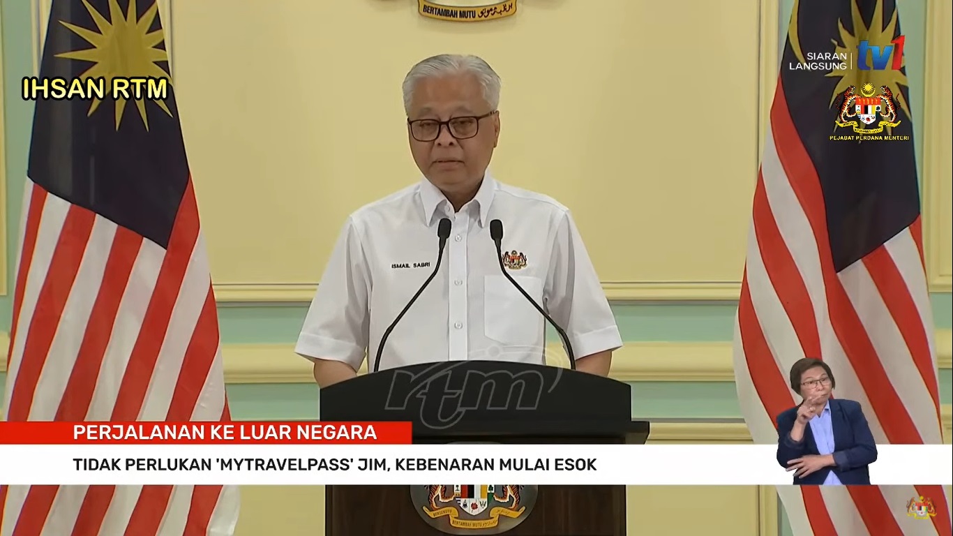 首相:明日起·出国不必再申请