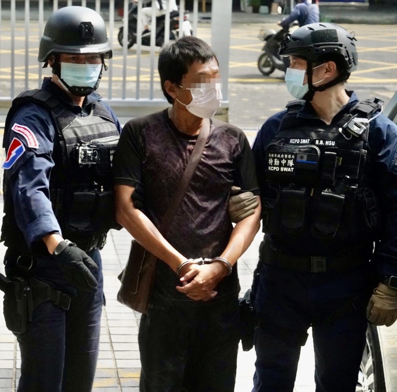 高雄大火 疑点檀香驱蚊引火 情侣列疑犯送地检署