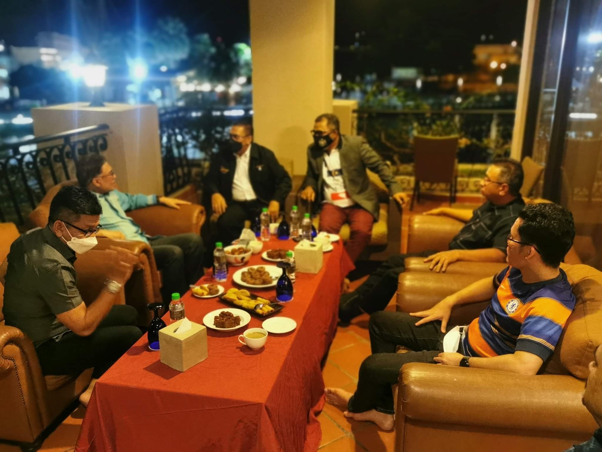 (全国版)阿德里证实4名议员与安华会面