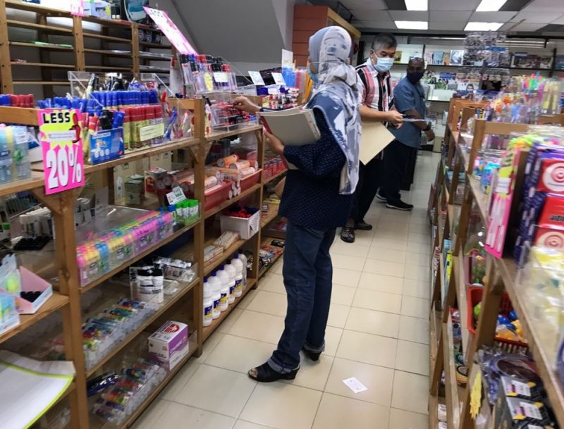 （古城封面副文）创立逾70年，见证国家独立Thai Kuang书店，将本月15日结业。