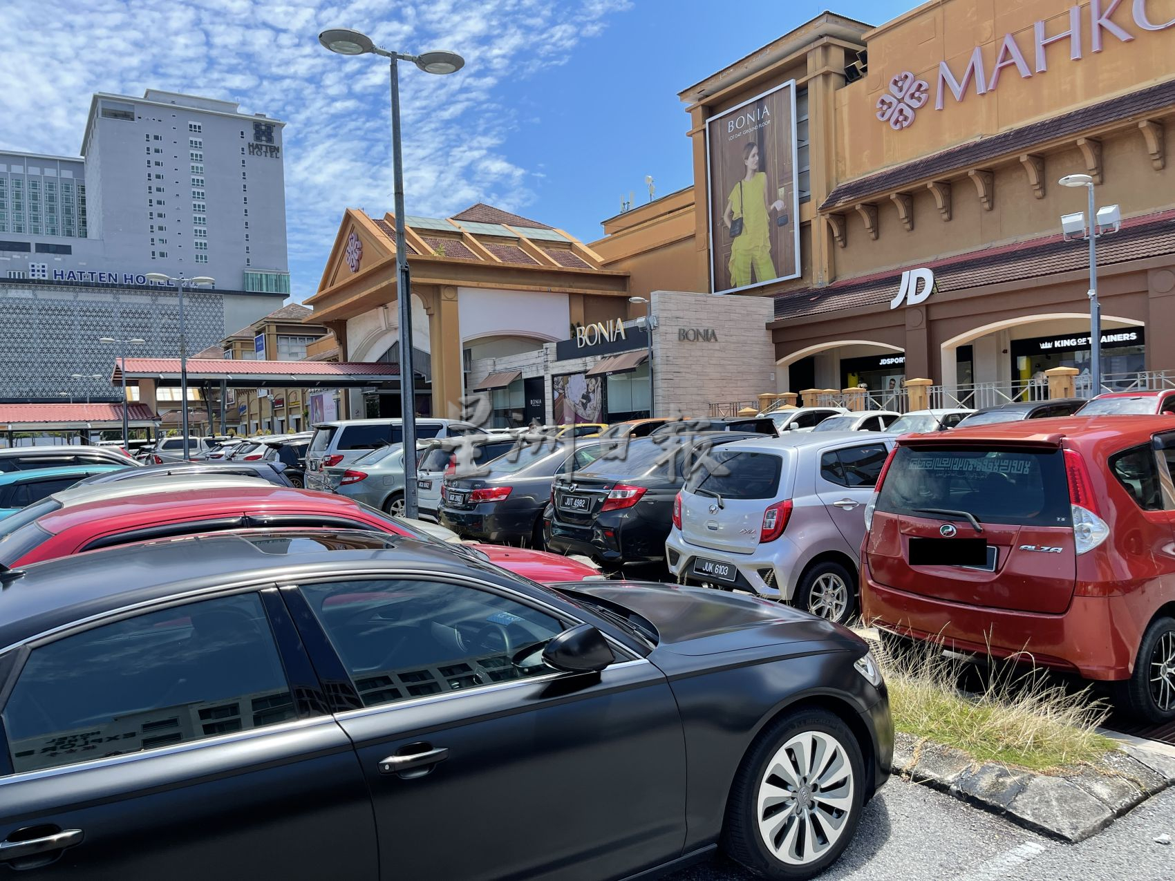 (古城封面副文)开放跨州后,甲泊车格不再寂寞