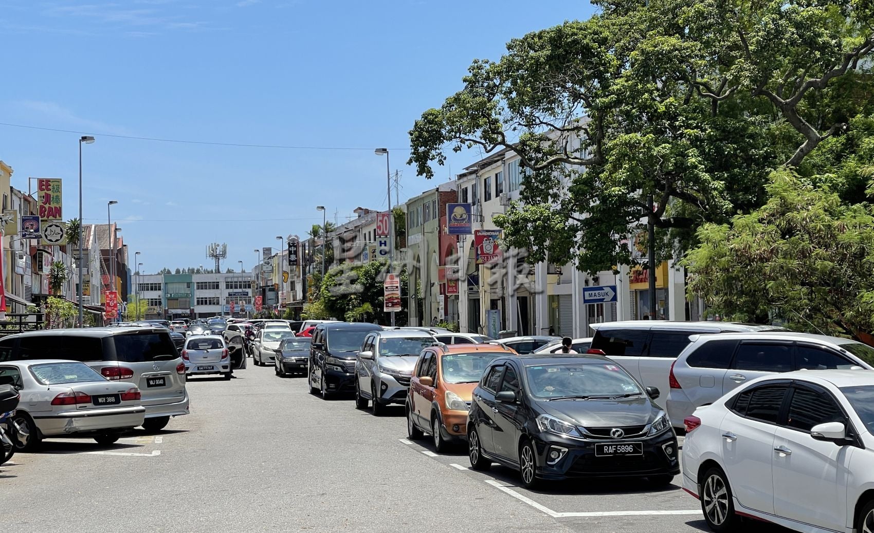 (古城封面副文)开放跨州后,甲泊车格不再寂寞