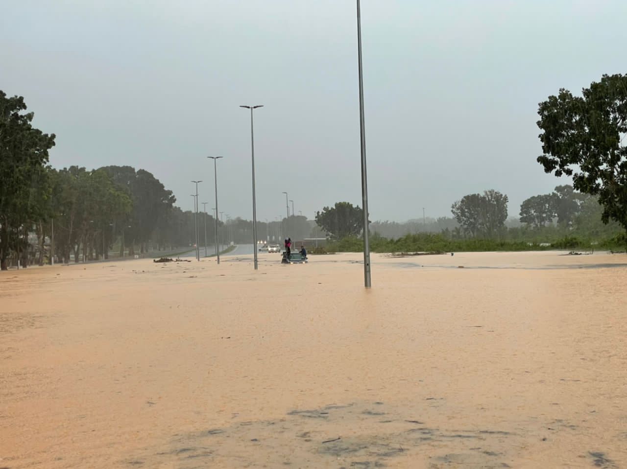 （古城封面副文）甲州午后大雨，超过20地方闪电水灾