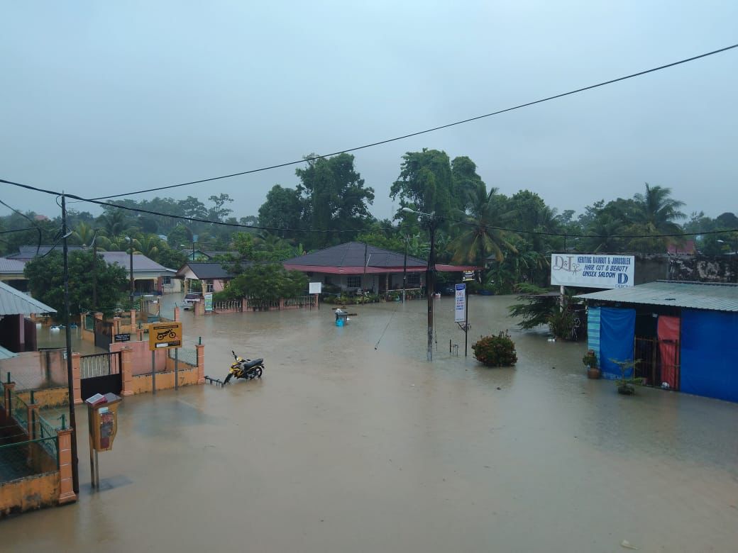 （古城封面副文）甲州午后大雨，超过20地方闪电水灾