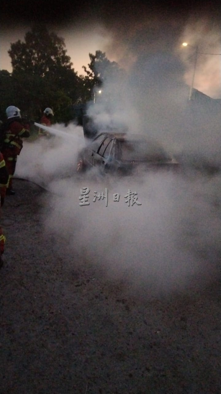 (古城版)国产车著火被烧毁