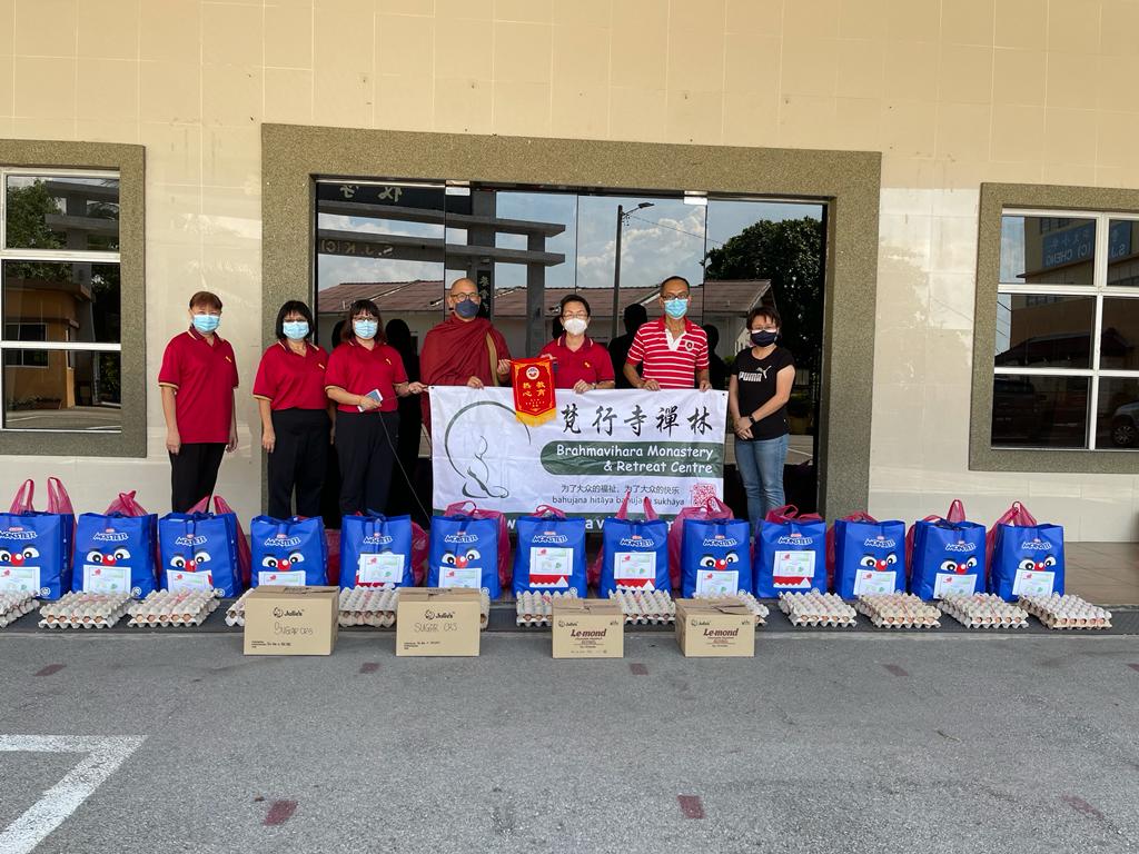 (古城版)梵行寺禅林与晋巷甘露苑6月起至12月每月派50物资予3所华小学生家庭