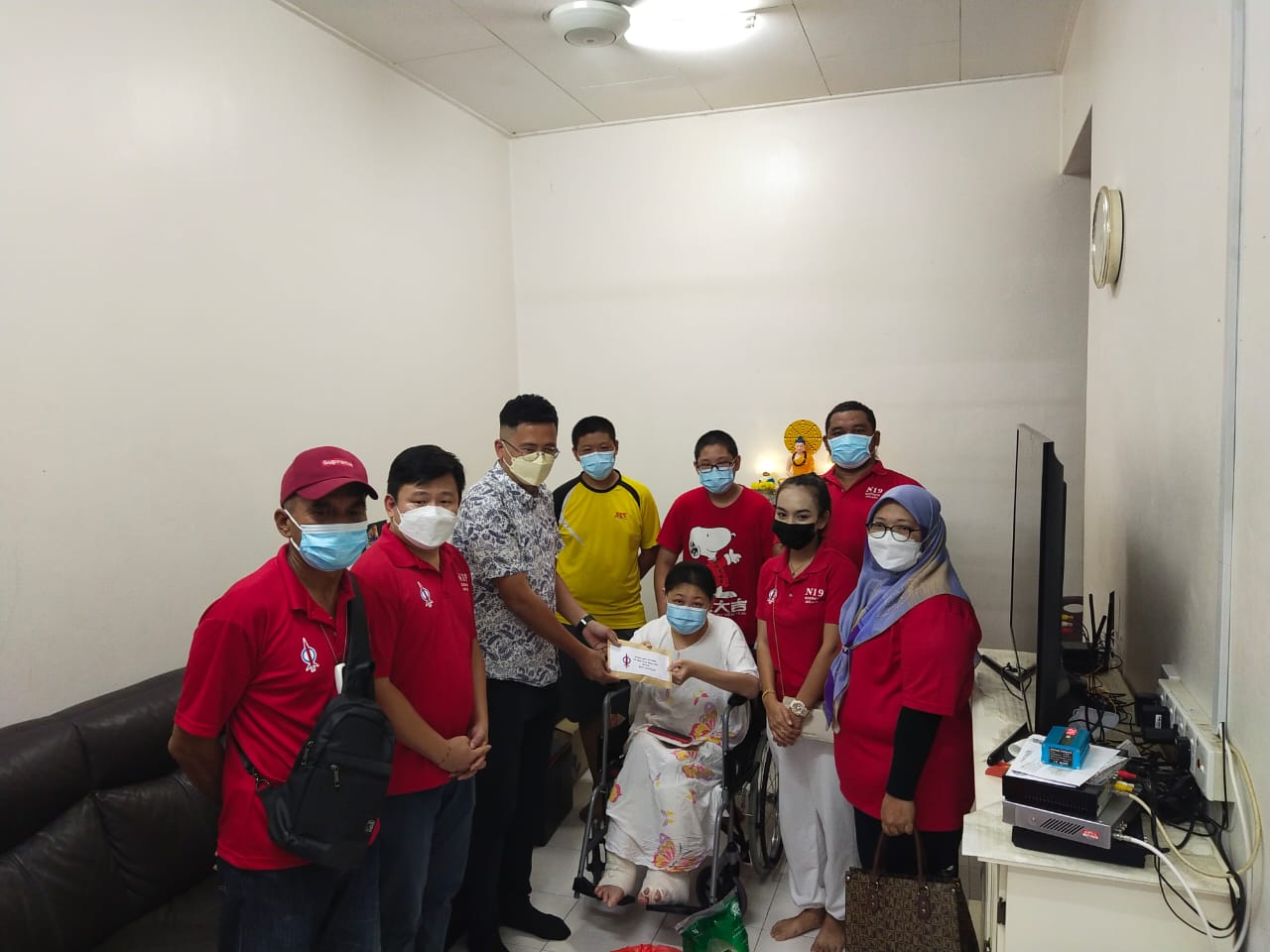 (古城第三版主文)行动党格西当州选区服务中心协助与行动党峇珠安南支部筹获8170令吉