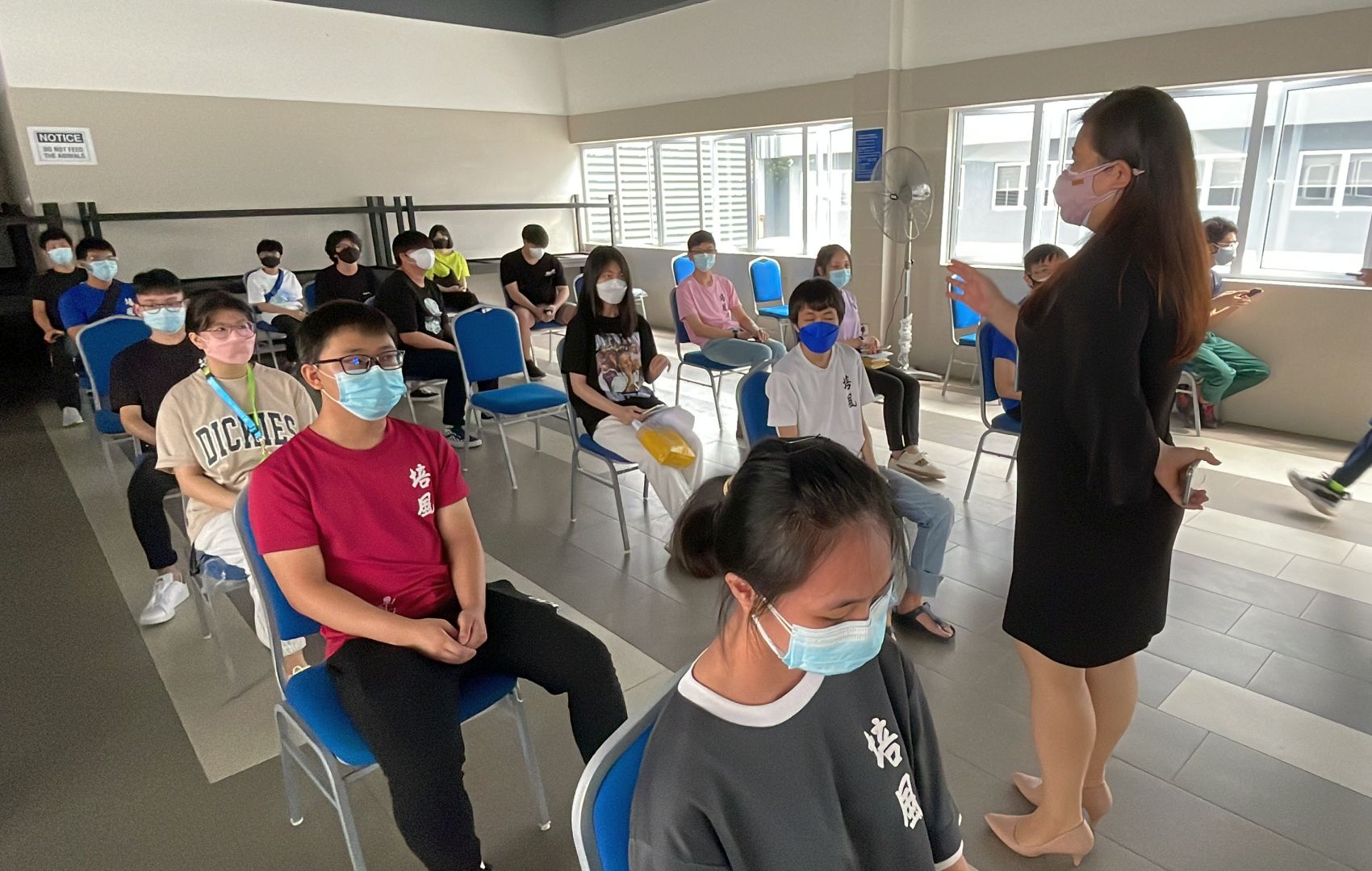 (古城第二版主文)培风中学1580学生接种·流程顺利有秩序