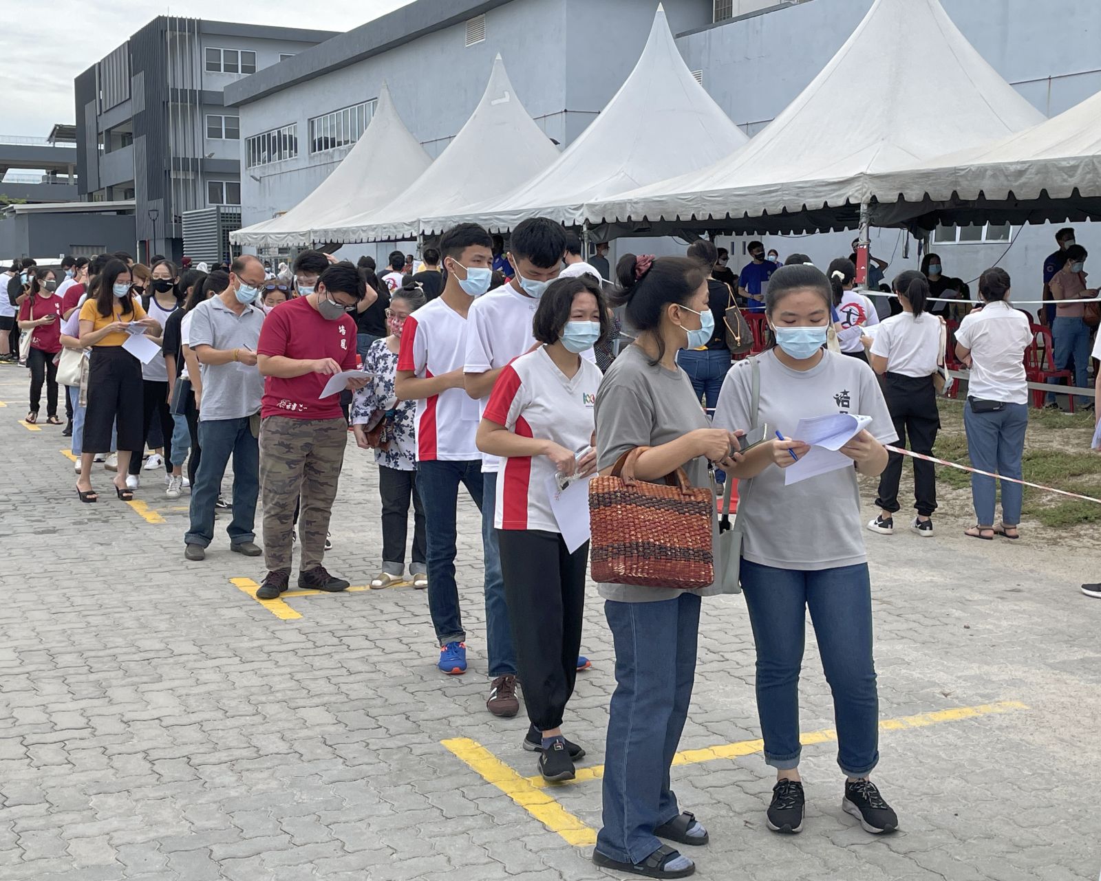 (古城第二版主文)培风中学1580学生接种·流程顺利有秩序
