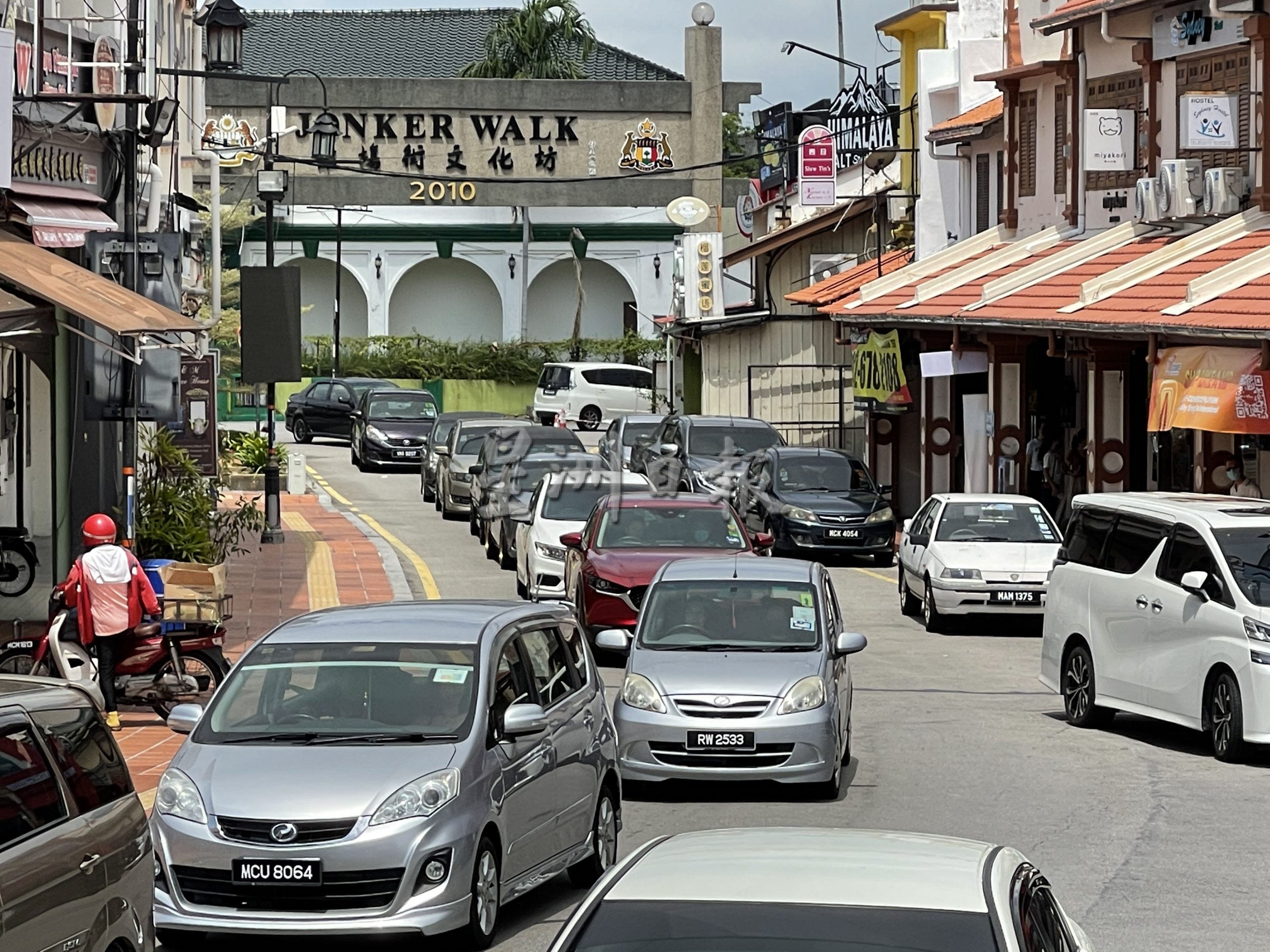 (古城第二版主文)鸡场街挺过难关·三天游客料打逾4万