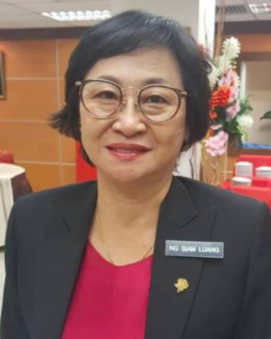 （备用）柔：头条之一：【民生特工队】：翠景园通往四季花园泽丽亚路逢豪雨成灾，方便捷径变“此路不通”
